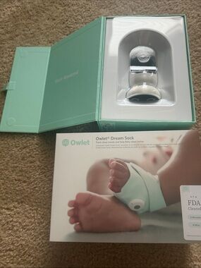 Owlet Dream Sock Baby Monitor in Mint Green